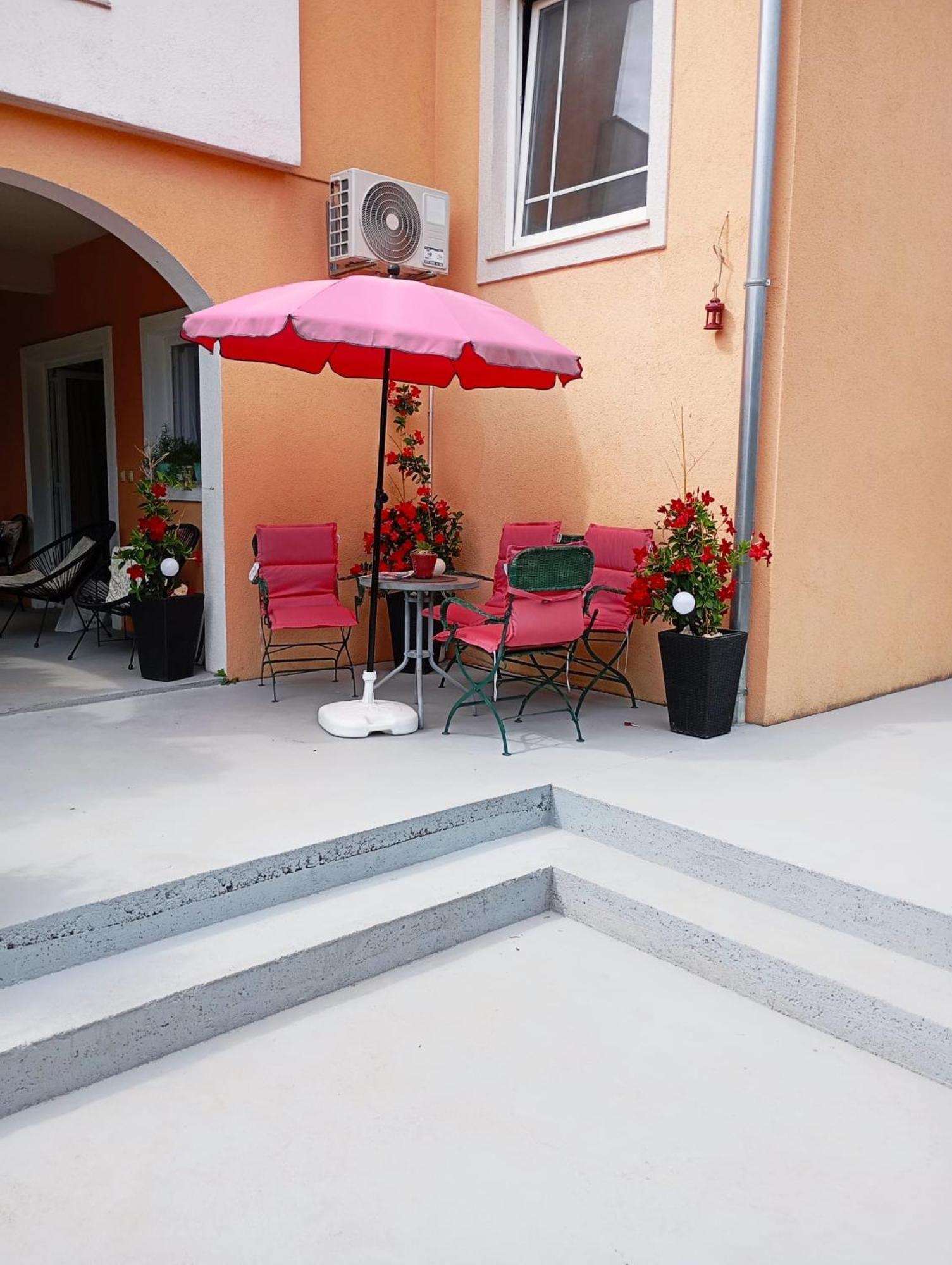 Apartmani Joja Biograd na Moru Kültér fotó
